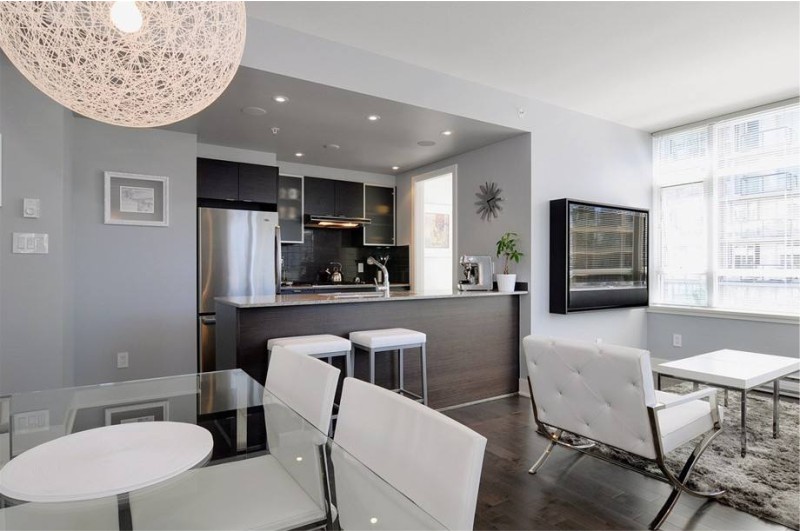 Bar and dining area in the high-tech kitchen-living room