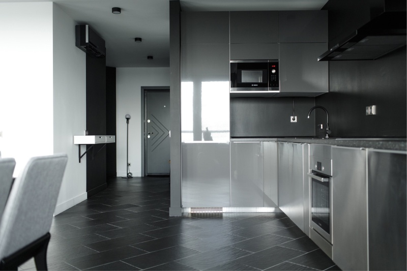 Kitchen in gray tones