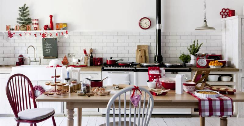 Décor de cuisine rouge pour la nouvelle année