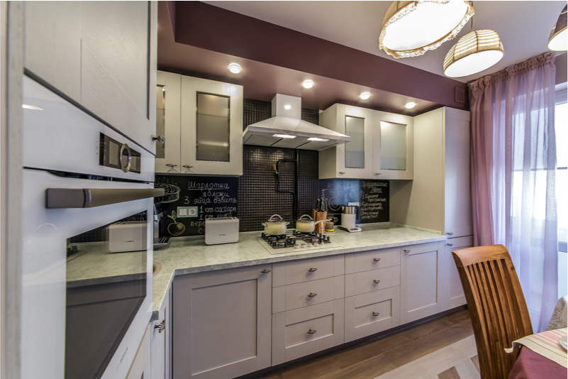 White kitchen with sinter tabletop