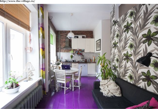 Small and bright kitchen-living room