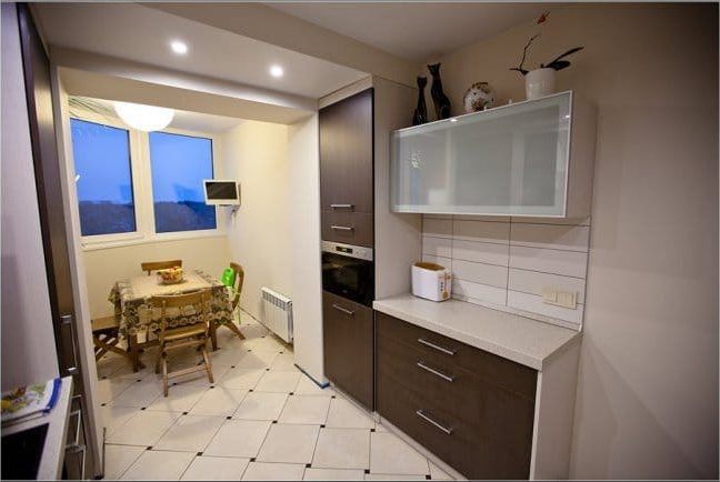 Combining a balcony with a kitchen - view of the kitchen 2