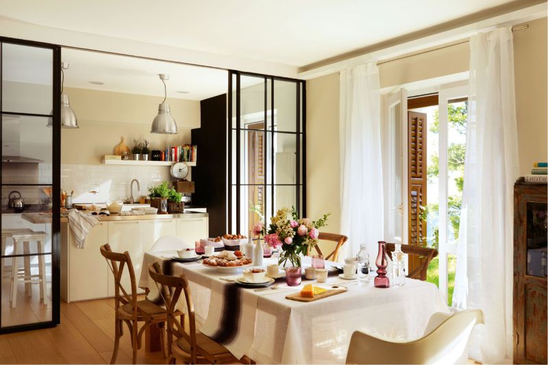 Kitchen dining room