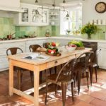 Cotto Jenis Jubin di Country Style Kitchen Interior