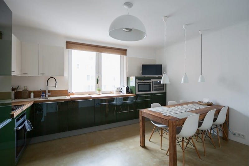 The ceiling in the kitchen in the style of minimalism