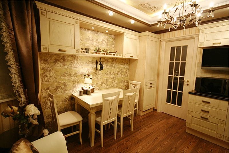 Recreation area in the kitchen with bay window