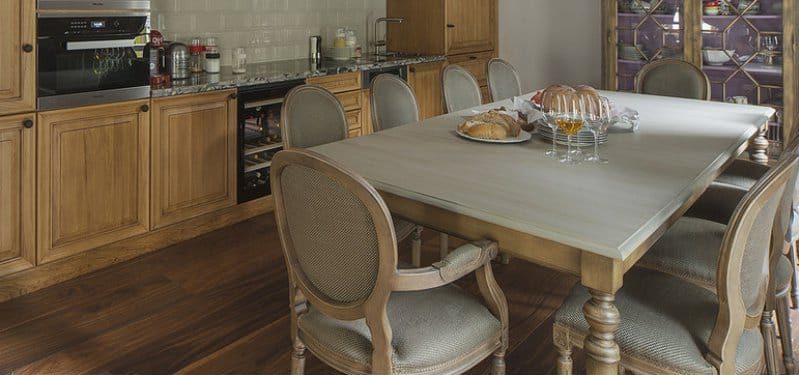 Table à manger en bois