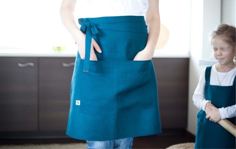 Apron yang sama untuk ibu dan anak perempuan