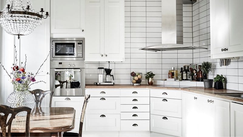 Independent oven in the kitchen interior