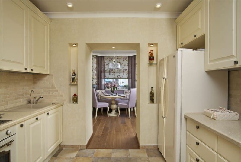 decorative plaster under the sandstone in the interior of the kitchen