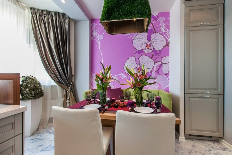 Bright wallpapers with flowers in the interior of the kitchen