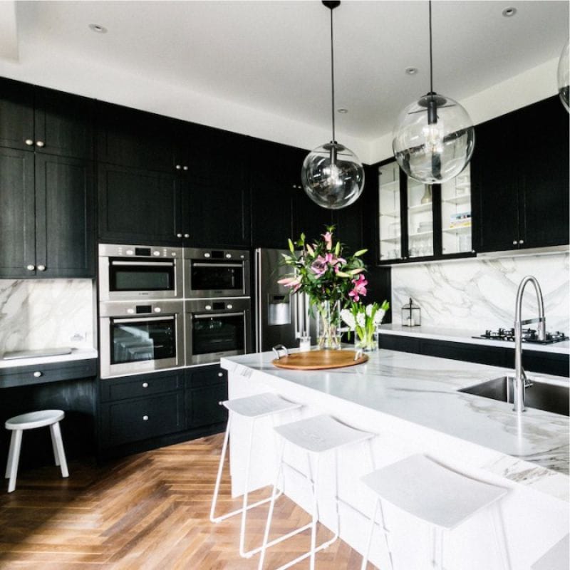 Black and white kitchen in the style of contemporary