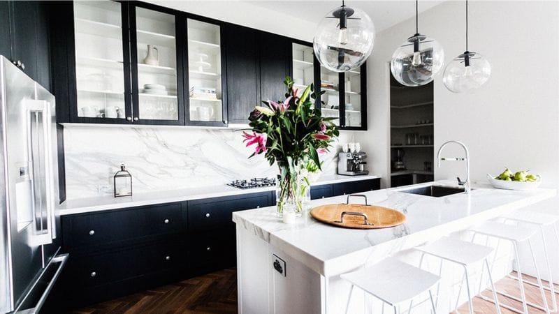 Black and white kitchen in the style of contemporary