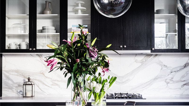 Black and white kitchen in the style of contemporary