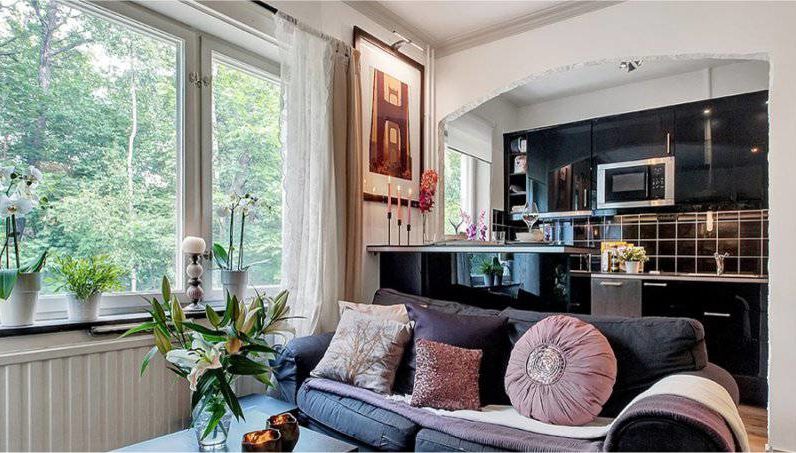 Black and pink color in the interior of the kitchen