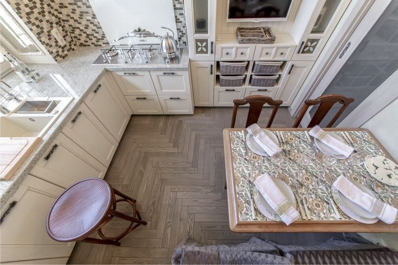 Mosaic of stone and glass in the interior of the kitchen