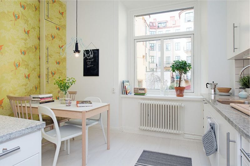 Bright green walls in the kitchen