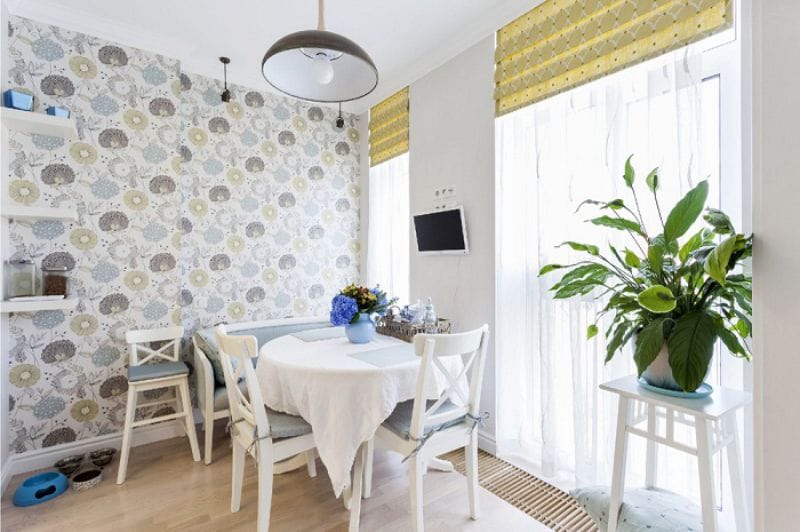 Green and blue in the interior of the kitchen