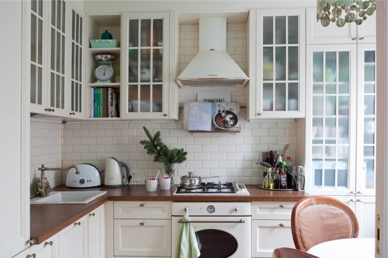 Beige kitchen with brown accents in Provence style