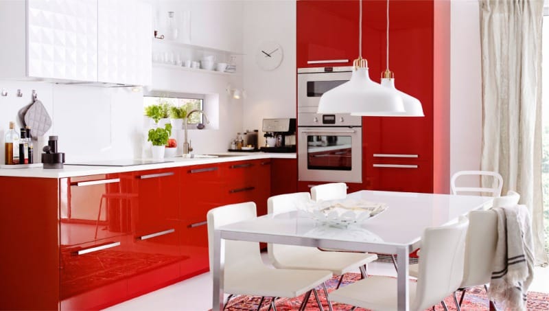 Intérieur de cuisine rouge