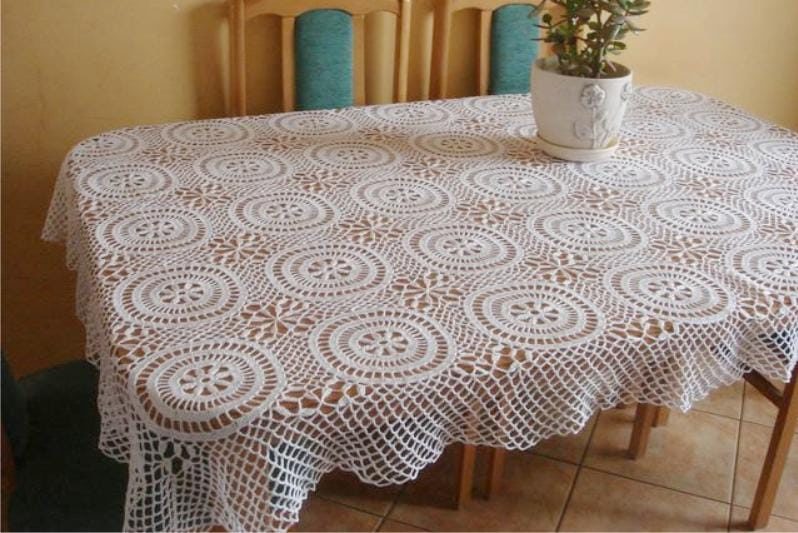 Knitted tablecloth