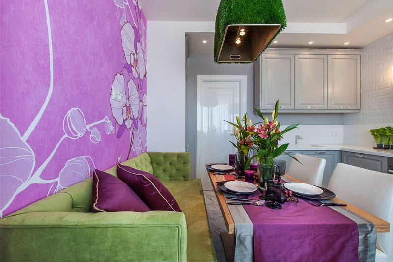 Fuchsia accent wall in kitchen interior