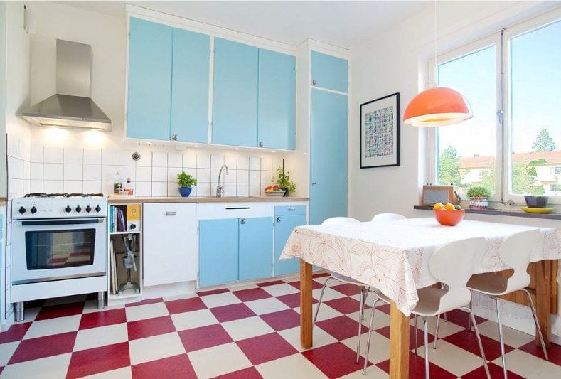 Red and blue color in the interior of the kitchen