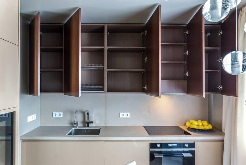 Dapur MDF dengan lapisan gloss enamel dan lapisan venir walnut