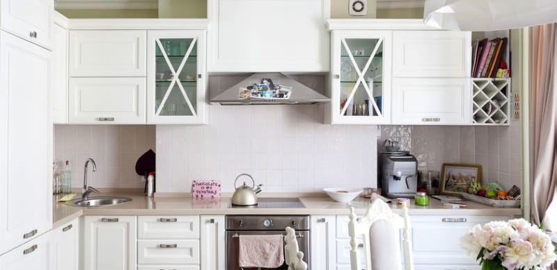 Kitchen with cornice