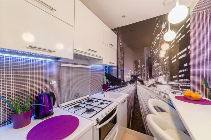 Apron and accessories in purple color in the interior of the kitchen