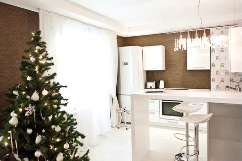 Brown wallpaper in the interior of the kitchen