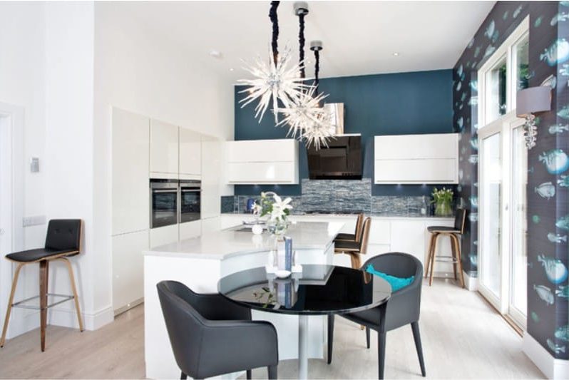 Wallpaper blue in the interior of the kitchen