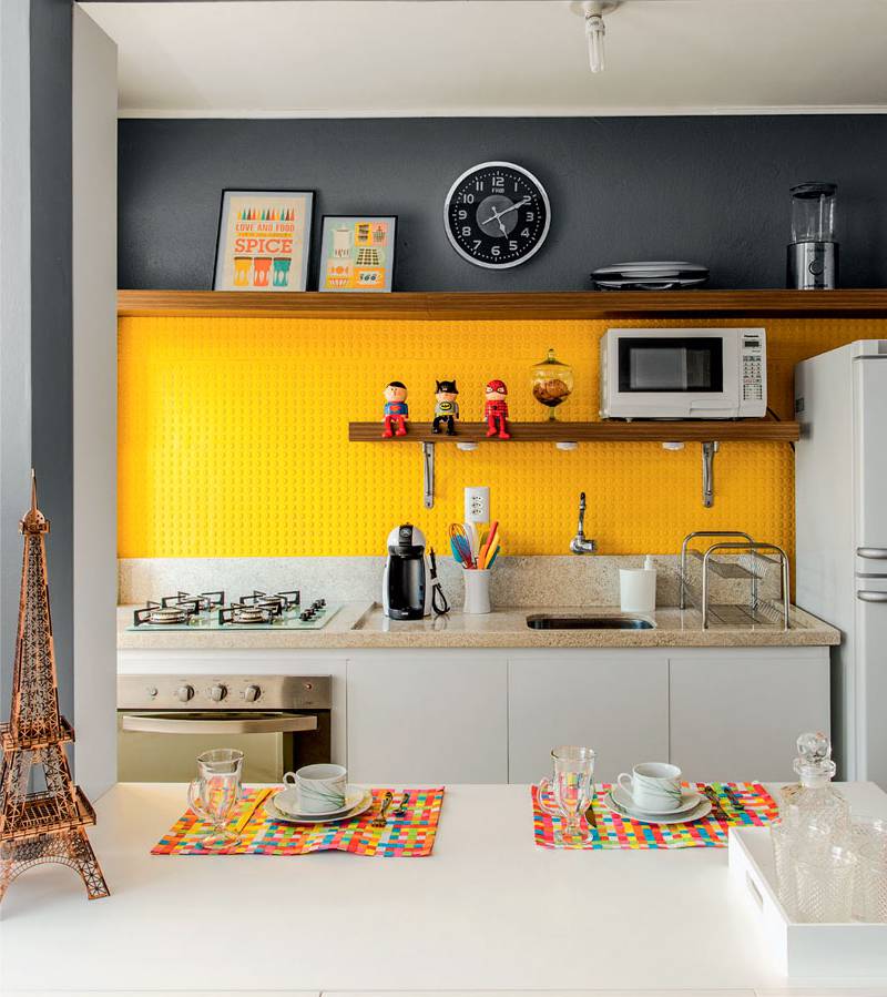 Clock in the interior of the kitchen