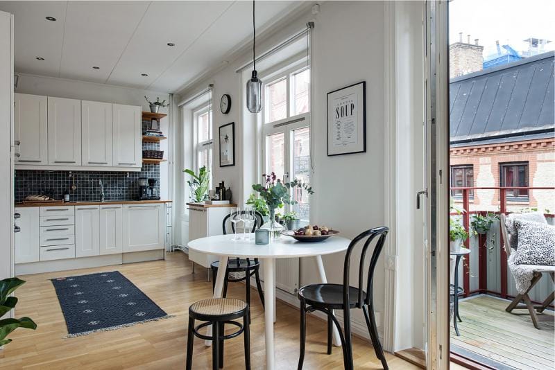 Kitchen area of ​​11.9 square meters. meters