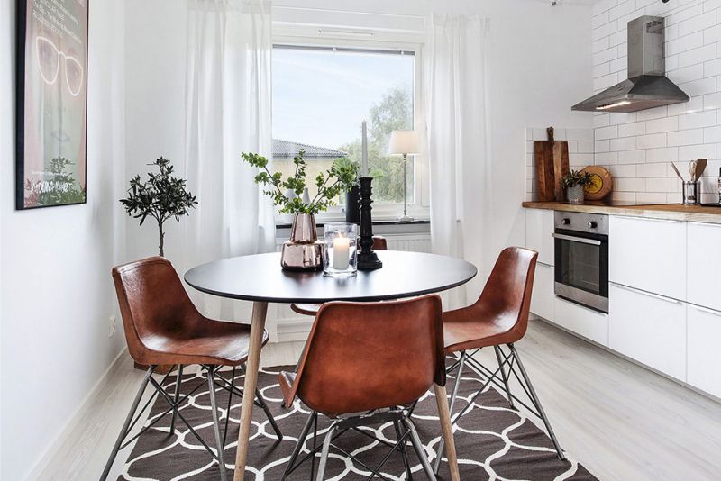 Indoor plants in the dining area