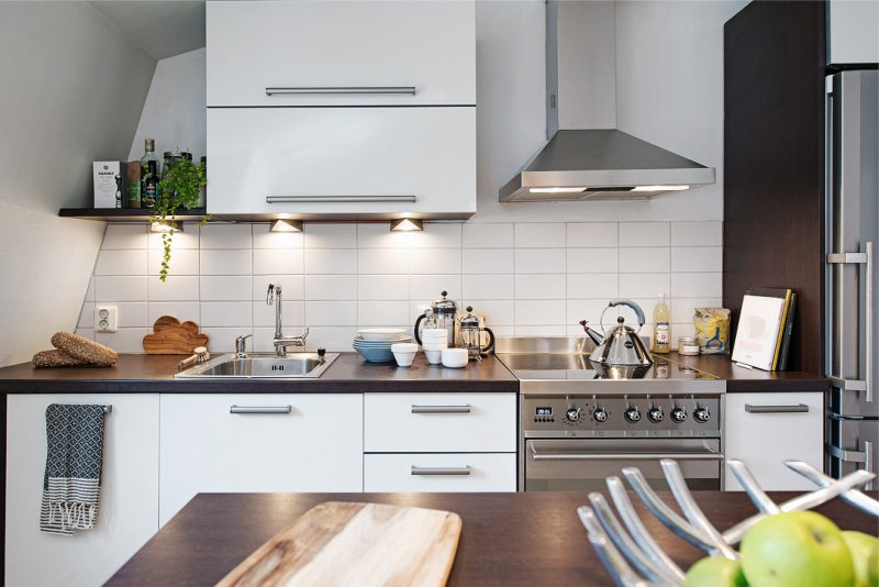 16-meter kitchen with island