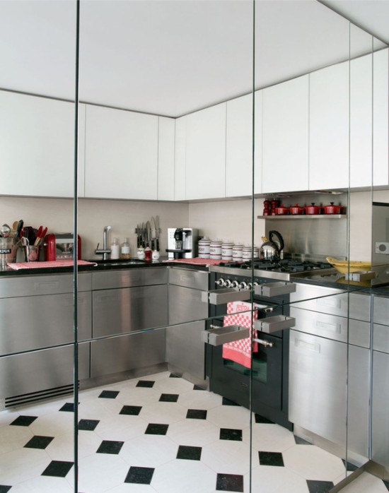 Kitchen with mirrored facades