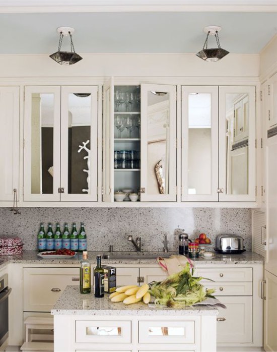 Kitchen with mirrored facades