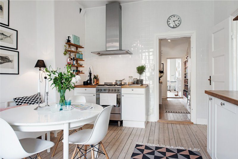 Dining area with bench