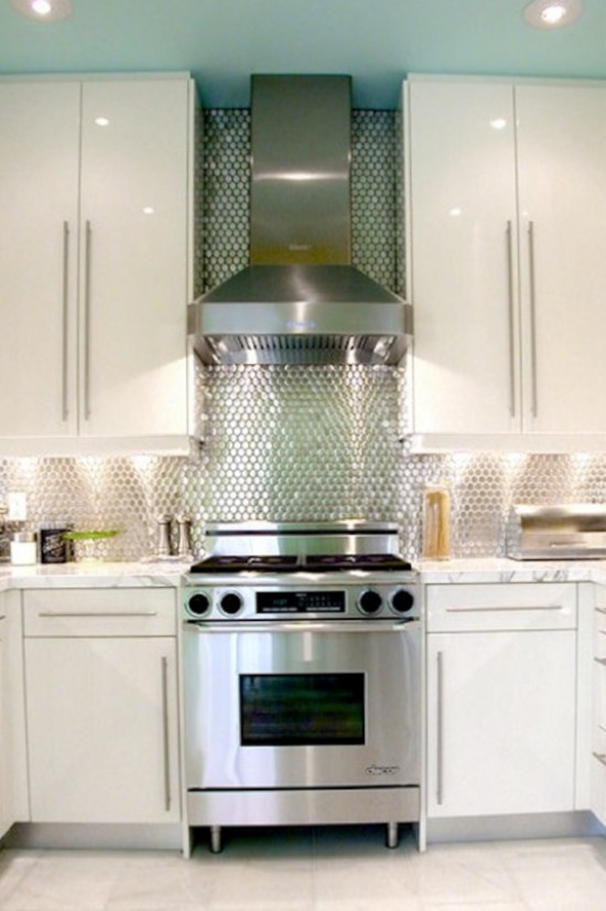 Mirror mosaic in the interior of the kitchen