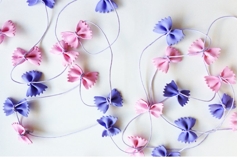 Makaroni Butterfly Garland