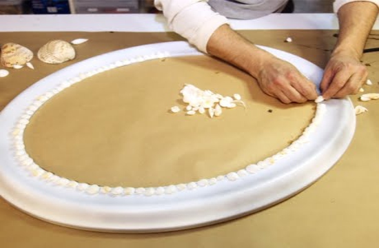 Cadre à décor de coquilles