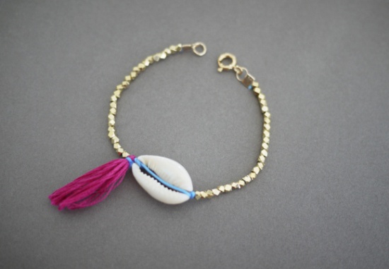 Faire un bracelet de coquille