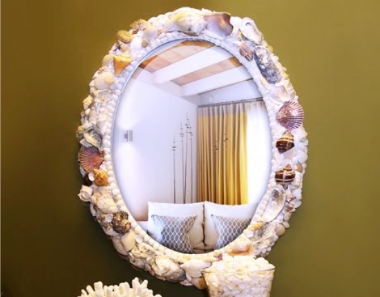 Miroir décoré de coquillages