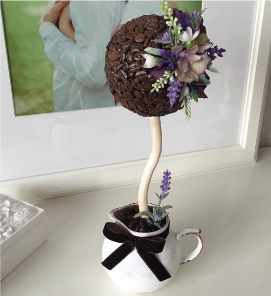 Topiary koffie met bloemen