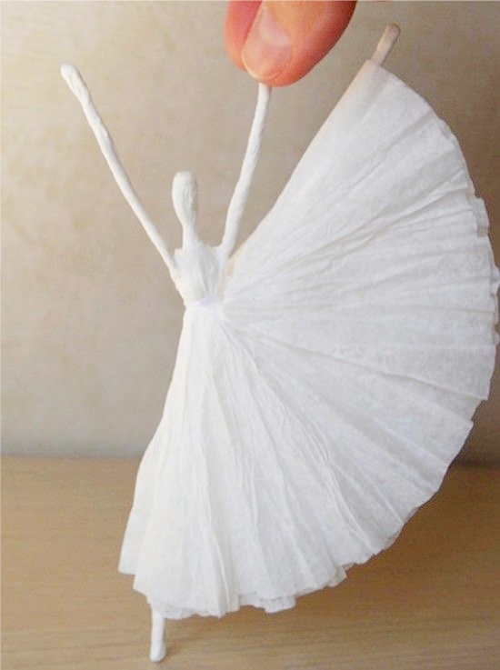 Ballerine de serviettes en papier