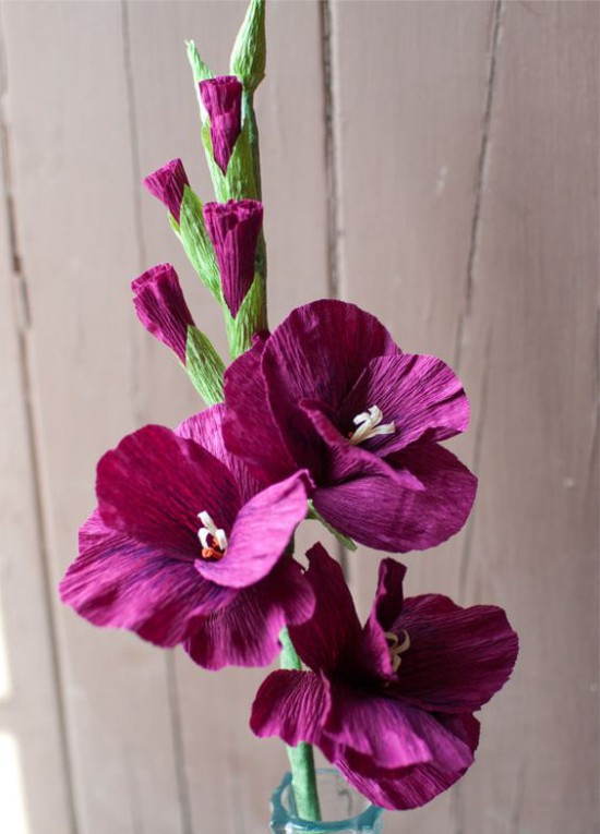 Fleurs en papier ondulé