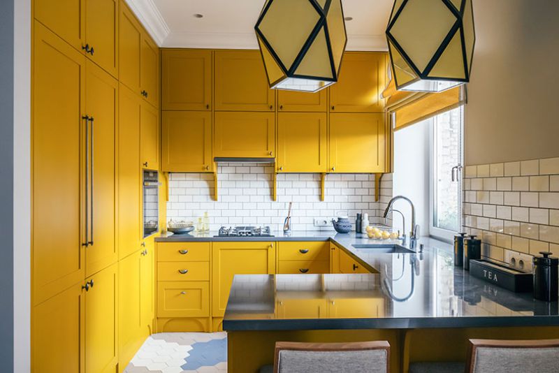 Kitchen-living room in yellow and blue tones