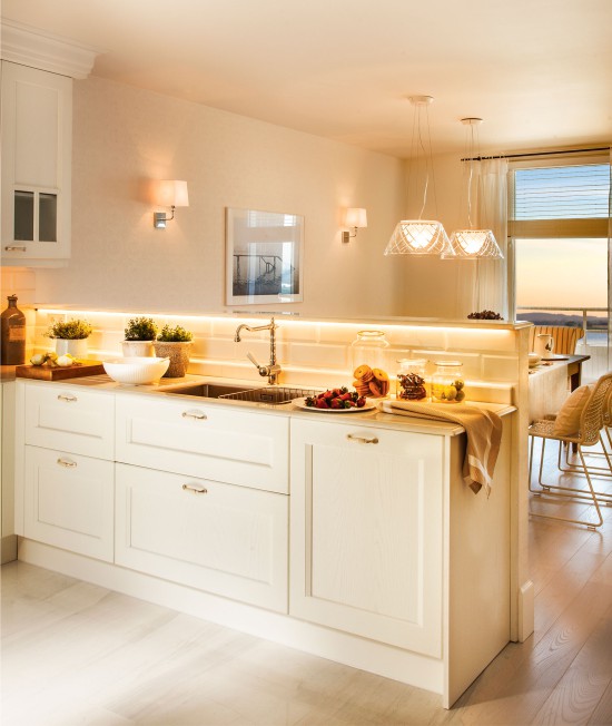 Partition in the interior of the kitchen-dining room