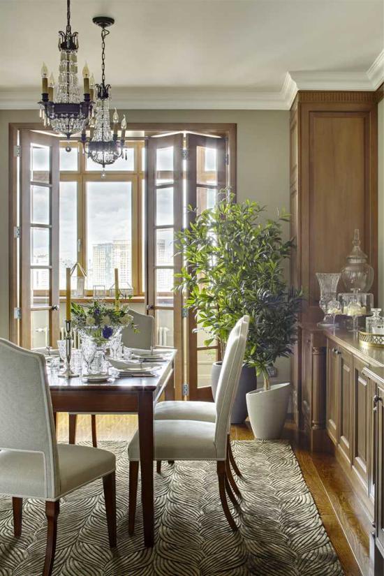 Plants in the interior of the kitchen